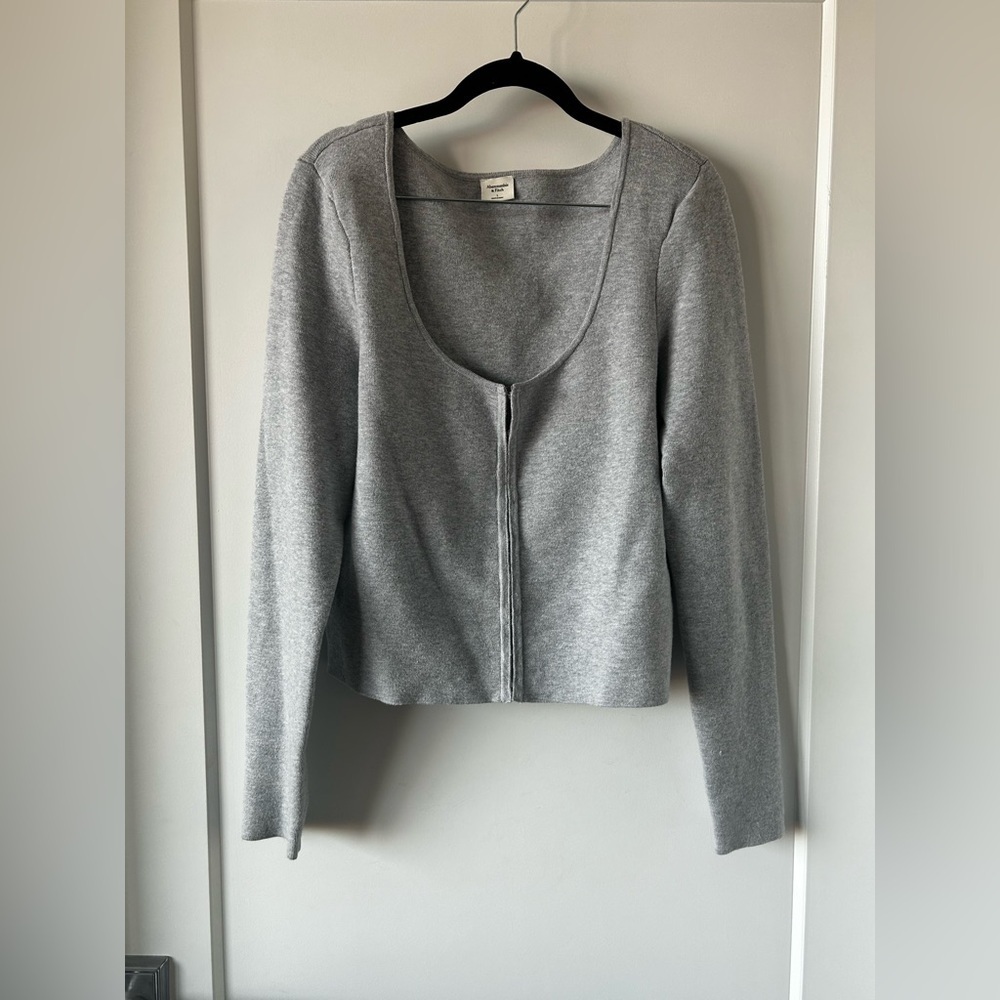 Abercrombie and Fitch Fish-hook closure Gray Sweater
